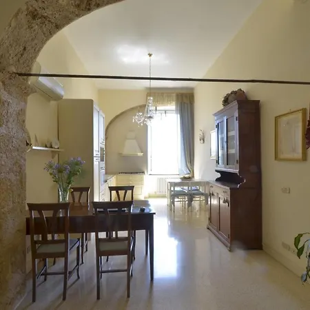 Domus Ponte Apartment *